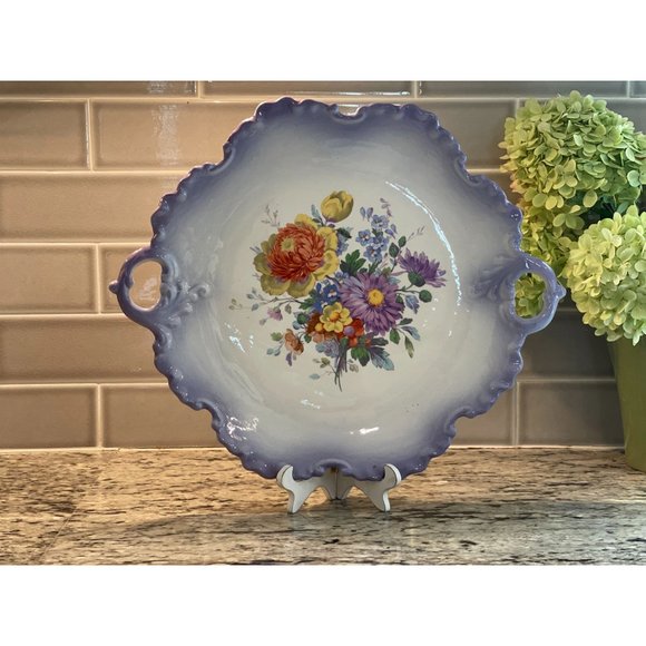 Scalloped Serving Plate with Handles - Picture 2 of 5